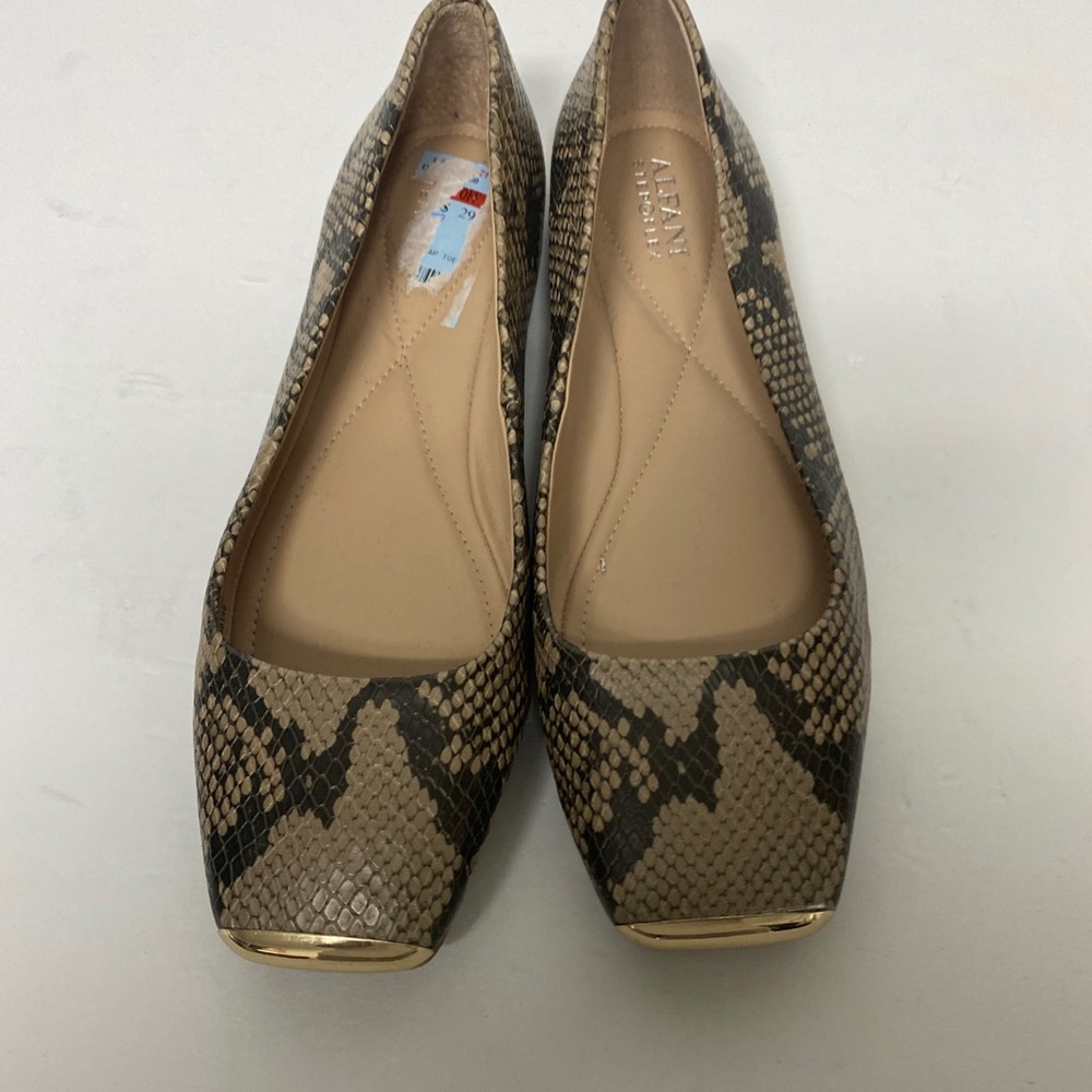 Alfani Neptoon Women’s Faux Leather Too Cap Size 7M